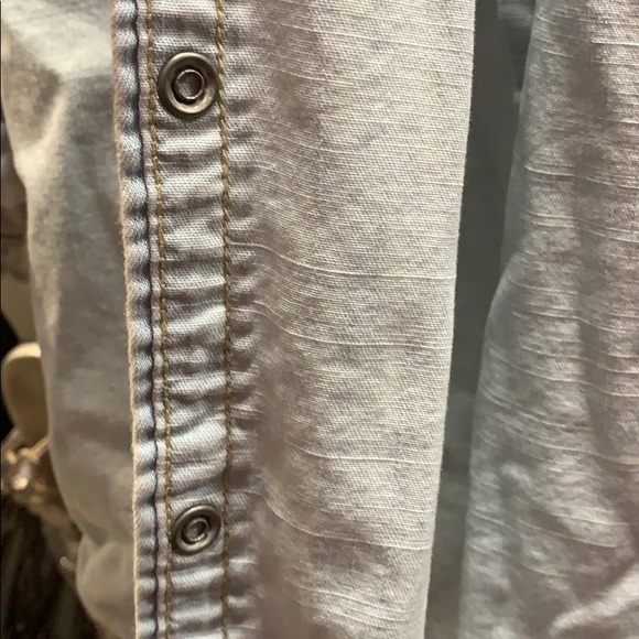 Button down - Picture 4 of 4